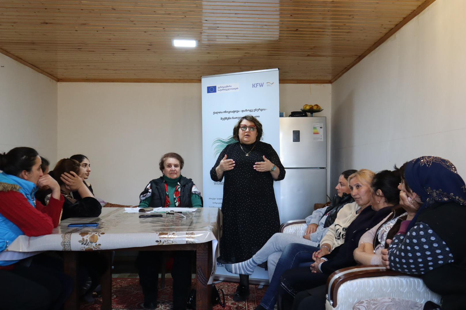 ქვემო ქართლის ქალთა ასოციაციამ ,,ქალი და სამყარომ” ბოლნისის ქალთა სათემო რადიო WW - თან თანამშრომლობით მეოთხე საინფორმაციო შეხვედრა გამართა ბოლნისის მუნიციპალიტეტის სოფელ აკაურთაში.